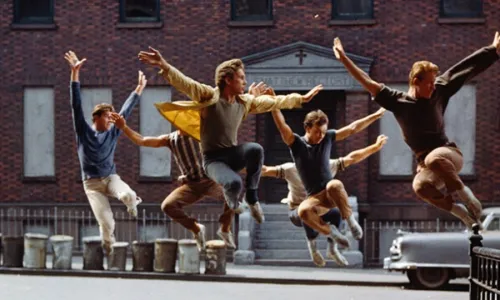 
                                        
                                            Steven Spielberg acerta em cheio e faz belíssimo filme em remake de West Side Story
                                        
                                        