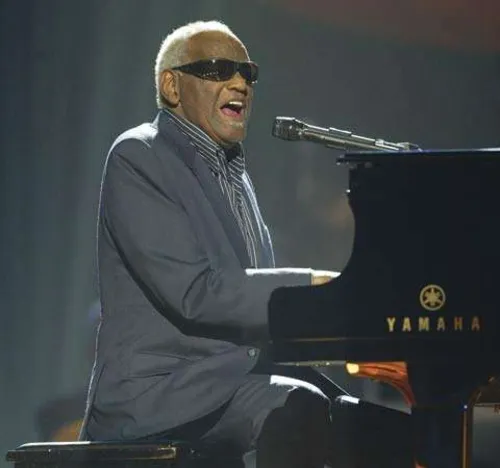 
				
					No Recife, somente 800 pessoas pagaram para ver Ray Charles de perto no Teatro Guararapes
				
				