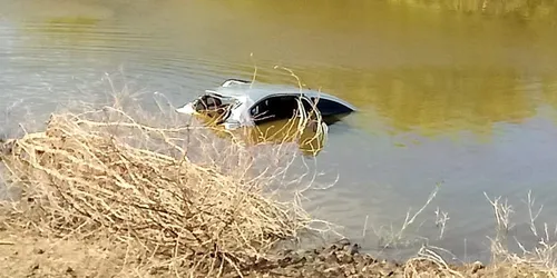 
				
					Jornalista paraibano morre após carro cair em açude às margens de rodovia no RN
				
				