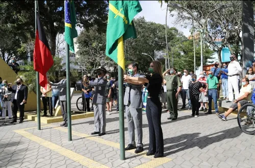 
				
					Campina Grande tem solenidade do hasteamento da bandeira em alusão ao Dia da Independência
				
				