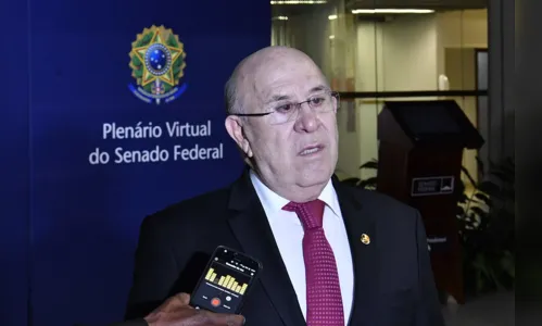 
				
					Ney Suassuna é empossado por Flávio Bolsonaro no Senado
				
				