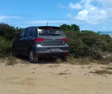 Carro de padre desaparecido é encontrado na praia de Tambaba