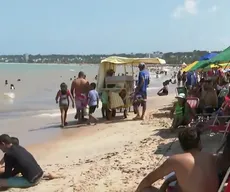 Feriado de Nossa Senhora Aparecida tem Praia do Cabo Branco com aglomerações