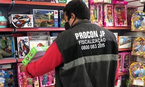 
                                        
                                            Procon-JP apreende 63 brinquedos e três lojas são autuadas durante fiscalização
                                        
                                        