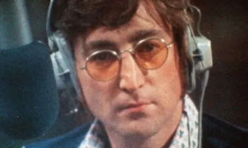 
				
					Lennon/80: Imagine, o disco, tem o John que conclama à paz e o homem cheio de ressentimentos
				
				