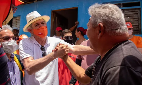 
                                        
                                            Ricardo Coutinho quer criar fundo com recursos próprios para construção de casas
                                        
                                        