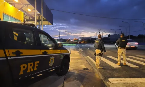 
                                        
                                            PRF reforça policiamento nas rodovias da Paraíba para coibir crimes eleitorais
                                        
                                        