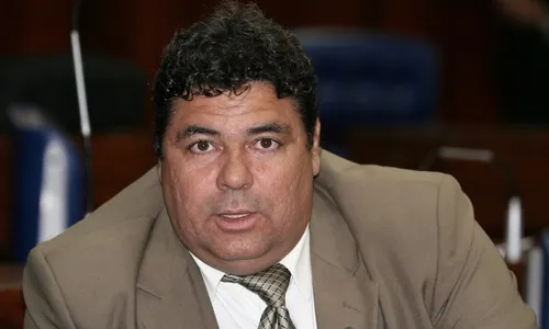 
                                        
                                            Candidato a prefeito, Antônio Mineral é autuado por crimes de injúria e ameaça
                                        
                                        