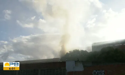 
                                        
                                            Incêndio atinge complexo de distribuição de eletrodomésticos em João Pessoa
                                        
                                        