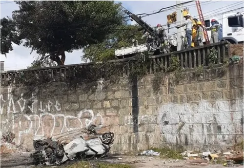 
				
					Duas mulheres morrem carbonizadas, após grave acidente de trânsito
				
				