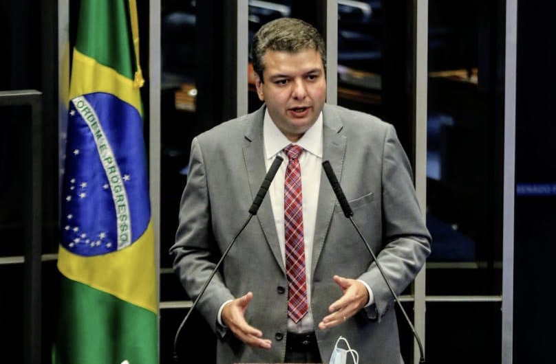 
				
					Diego Tavares deixa Senado para assumir cargo na gestão de Cícero Lucena em João Pessoa
				
				