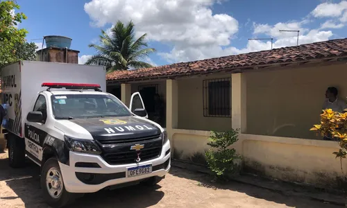 
                                        
                                            Casal é assassinado a facadas pelo próprio filho na zona rural de Pedras de Fogo
                                        
                                        