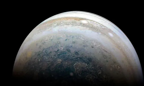 
				
					'Estrela do Natal': conjunção entre Júpiter e Saturno pode ser vista no céu nesta segunda
				
				