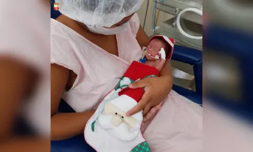 
				
					Bebês da UTI do Hospital Edson Ramalho fazem ensaio fotográfico natalino
				
				