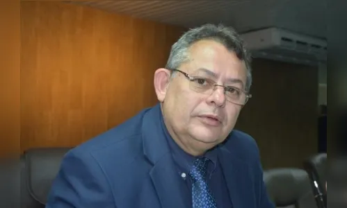 
				
					Ex-vereador de CG, Pimentel Filho recebe alta após 41 dias internado com Covid-19
				
				