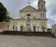 Vândalos picham portas e muros da Igreja de São Frei Pedro Gonçalves em João Pessoa
