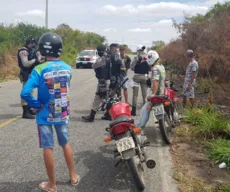 Polícia intercepta 'rolezinho' de motos e notifica participantes no Sertão da Paraíba