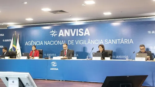 
				
					Anvisa aprova por unanimidade uso emergencial das vacinas CoronaVac e de Oxford
				
				