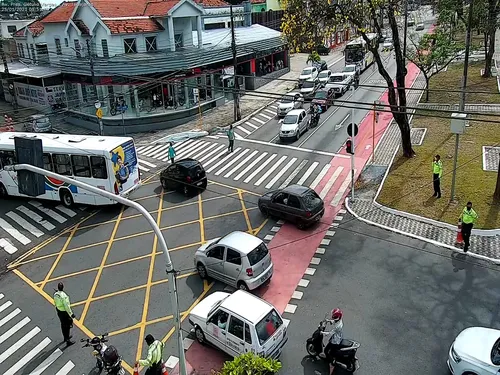 
				
					Motoristas de ônibus de JP protestam com frota paralisada na Lagoa
				
				