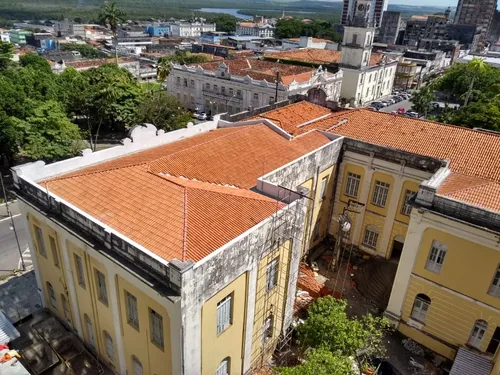 
				
					Obras de restauração da cobertura do Palácio da Justiça são retomadas
				
				