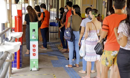 
                                        
                                            Mais de 72 mil inscritos faltam ao primeiro dia de prova do Enem na Paraíba
                                        
                                        