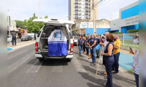 
				
					Corpo de Ivanes Lacerda segue para sepultamento em Conceição
				
				