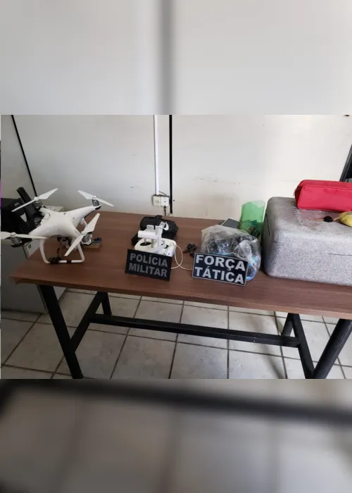 
                                        
                                            Grupo é preso suspeito de usar drone para jogar drogas em presídio de Guarabira
                                        
                                        