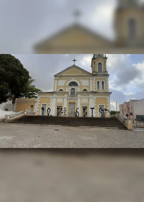 
                                        
                                            Vândalos picham portas e muros da Igreja de São Frei Pedro Gonçalves em João Pessoa
                                        
                                        