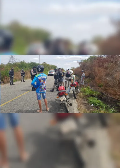 
                                        
                                            Polícia intercepta 'rolezinho' de motos e notifica participantes no Sertão da Paraíba
                                        
                                        