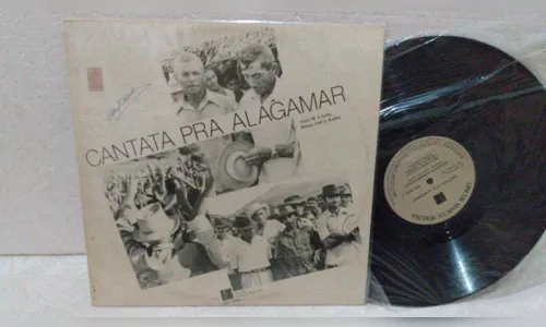 
				
					Baiana System chama para a resistência com versos da cantata que Kaplan e Solha escreveram na Paraíba há mais de 40 anos
				
				