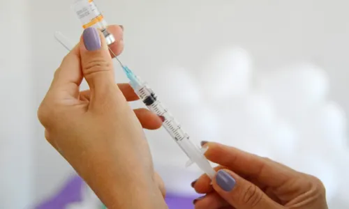 
				
					Mesmo com vacinas em estoque, apenas uma cidade da Paraíba atingiu a meta da vacinação
				
				