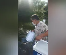 VÍDEO: técnico de enfermagem atravessa Rio Paraíba para vacinar idosa