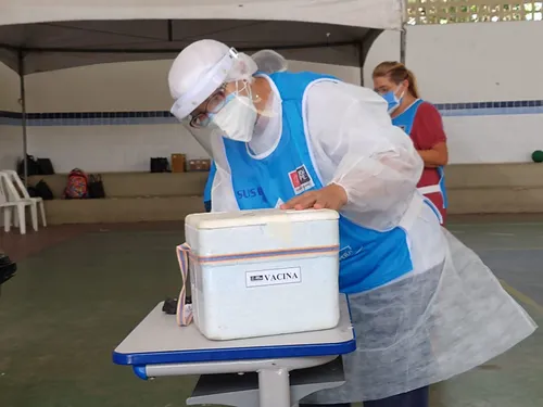 
				
					JP aplica só 2ª dose de vacinas contra a Covid-19 nesta segunda (29)
				
				