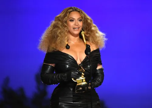 
				
					Grammy 2021 tem Beyonce líder de prêmios e funk de DJ Pedro Sampaio com Cardi B
				
				