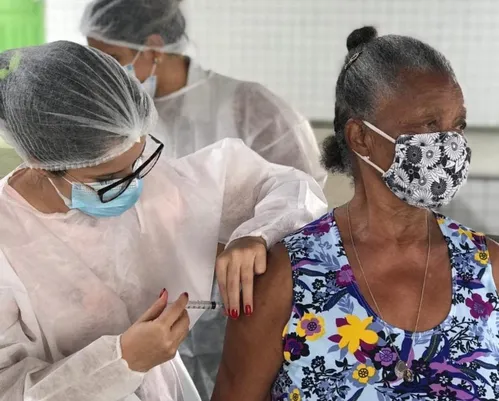 
				
					Vacinação contra Covid-19 é ampliada para idosos a partir de 65 anos, em CG
				
				