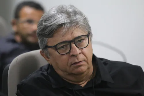 
				
					Sousa quer jogos do time apenas de tarde no Paraibano e cita "inverno rigoroso" no Sertão da Paraíba
				
				