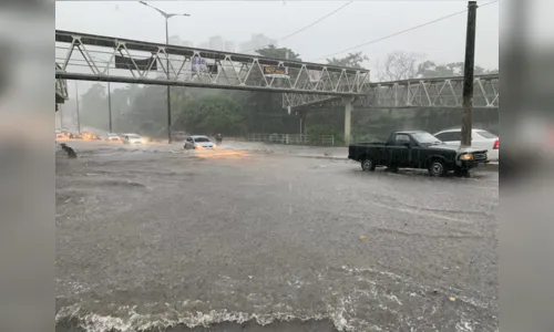 
				
					VÍDEO: Poucas horas de chuvas já registram alagamentos em João Pessoa
				
				