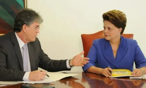 
				
					Ex-presidente Dilma e Ricardo Coutinho fazem 'live' juntos nesta terça-feira (30)
				
				