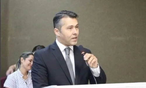 
				
					Ruy Carneiro vai tirar licença e abrirá vaga para Leonardo Gadelha na Câmara dos Deputados
				
				