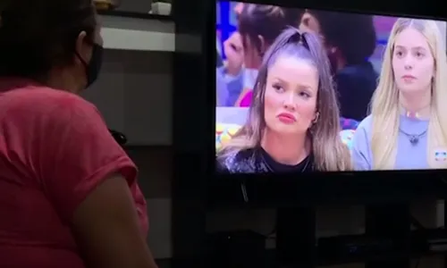 
                                        
                                            Mãe de Juliette reage à eliminação de Sarah no BBB21; veja vídeo
                                        
                                        