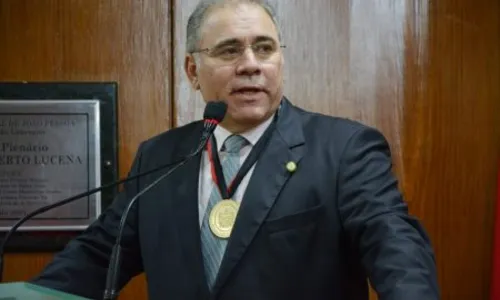 
				
					Bolsonaro confirma cardiologista paraibano Marcelo Queiroga como novo ministro da Saúde
				
				