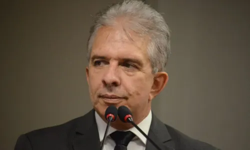 
				
					Prefeito de Patos exonera todos os cargos comissionados e prestadores da Saúde
				
				