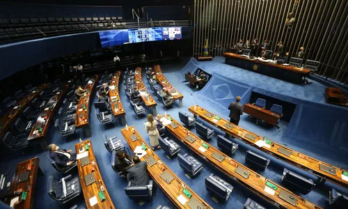 
                                        
                                            PEC que viabiliza novo auxílio emergencial é aprovada pelo senado em 1º turno
                                        
                                        