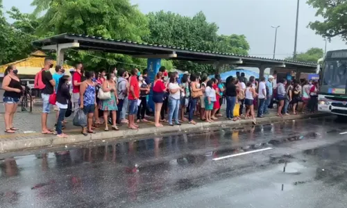 
				
					Linhas de ônibus de João Pessoa são reforçadas para diminuir lotação em feriado antecipado
				
				