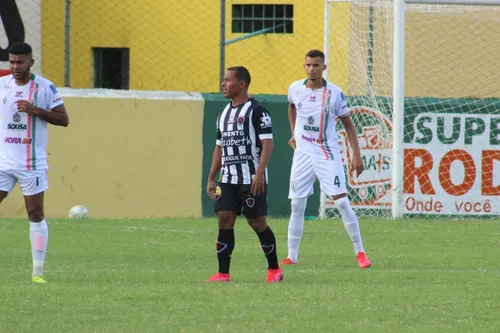 
				
					Com dois gols em cima do Atlético-PB, Marcos Aurélio passa ídolo do Botafogo-PB na artilharia do século do clube
				
				