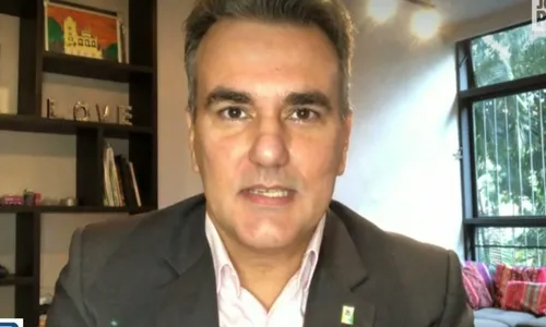 
                                        
                                            Entrevista: Sérgio Queiroz diz que redução da burocracia depende de reforma tributária
                                        
                                        