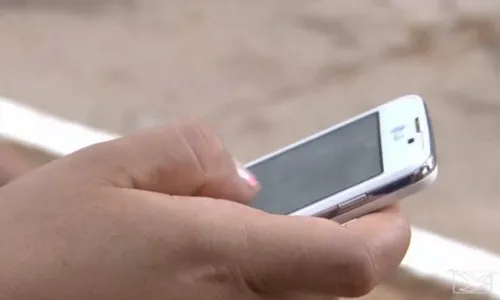 
				
					Pesquisa revela que 895 mil paraibanos não possuem celular e 359 mil não têm internet no aparelho
				
				