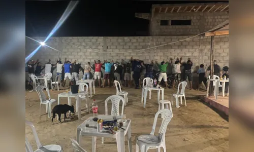 
				
					Polícia Militar encerra festa com mais de 15 pessoas em Campina Grande
				
				