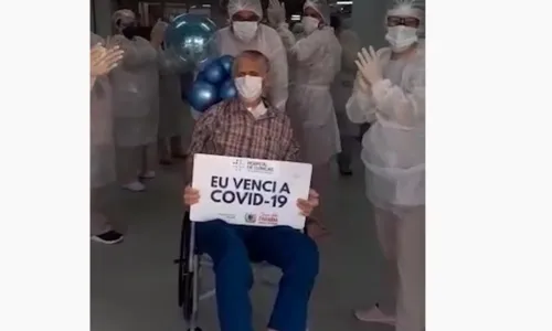 
                                        
                                            Covid-19: após 32 dias intubado, idoso comemora alta ao som de Luiz Gonzaga
                                        
                                        