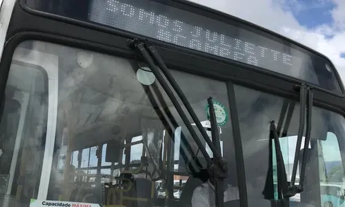 
                                        
                                            Juliette ganha homenagem em letreiros de ônibus, em João Pessoa
                                        
                                        